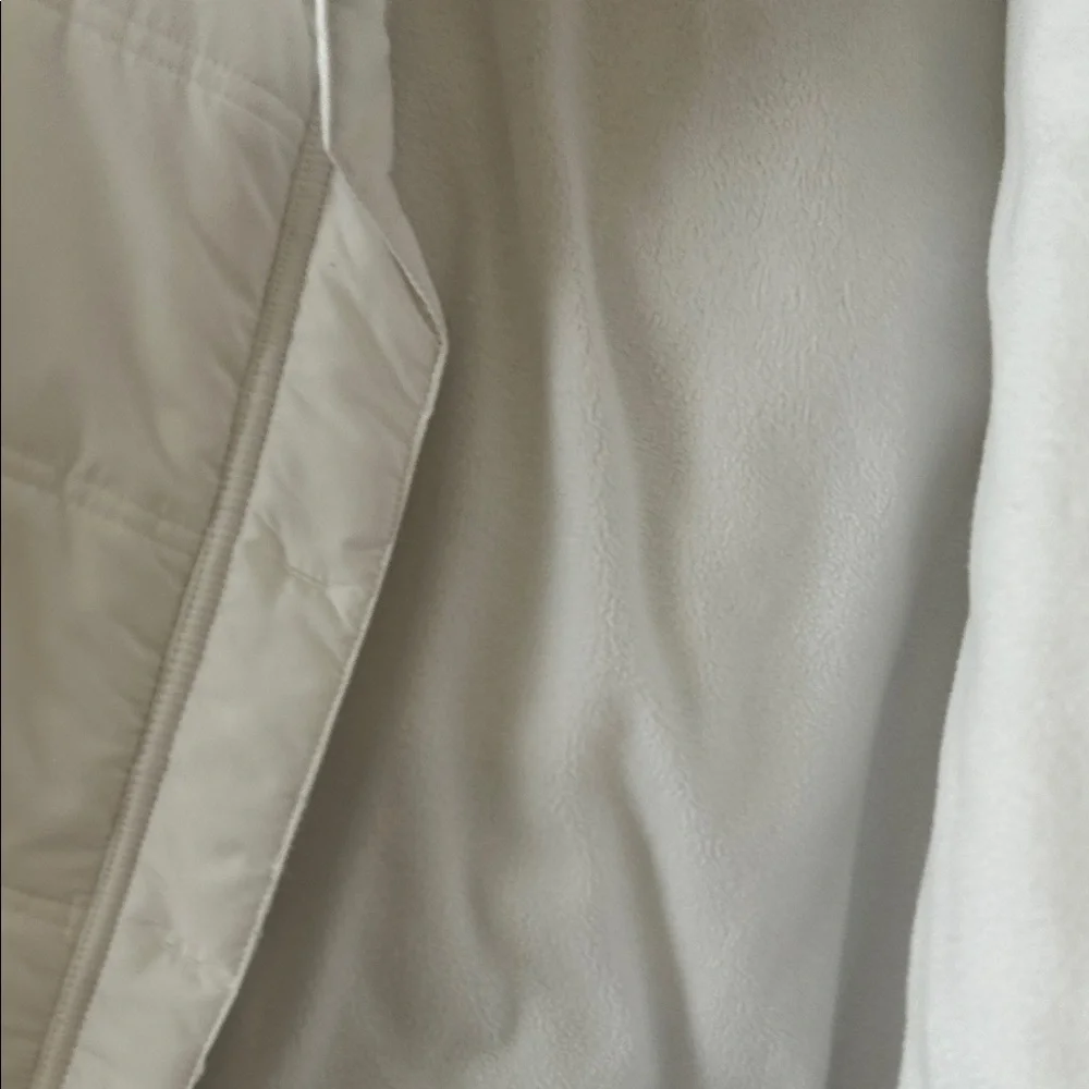 Daisy‎ Fuentes White Quilted Vest - Picture 6 of 6